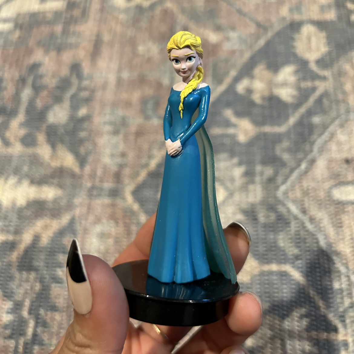 Toy/collectibles bundle image indicator(9)