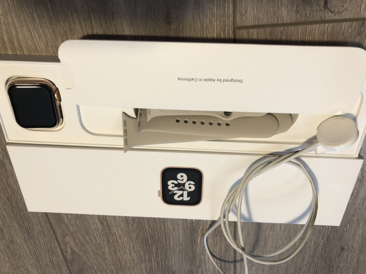 Apple Watch SE 40mm rose gold - photo 3