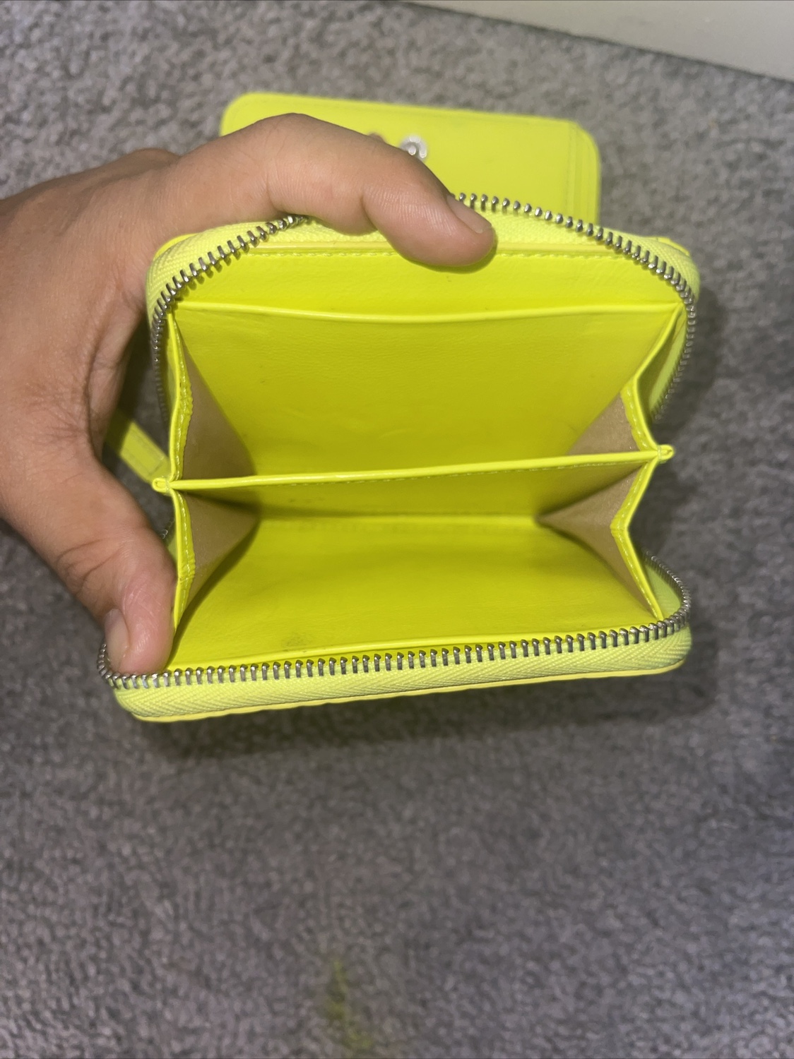 MCM Visetos Neon Yellow Zipper wallet image indicator(5)
