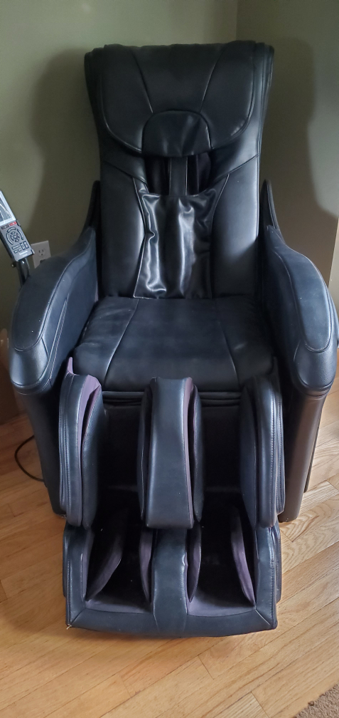 Leather Massage chair Like New - photo 3