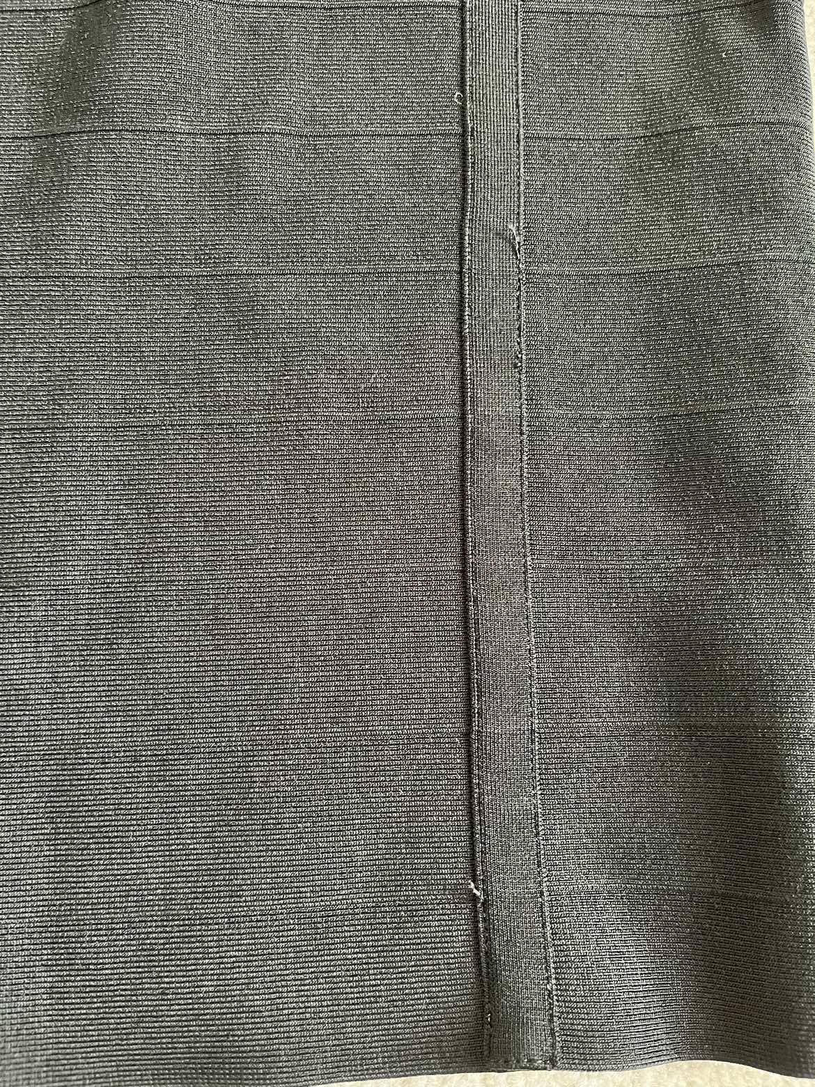 Guess size Medium pencil skirt image indicator(3)