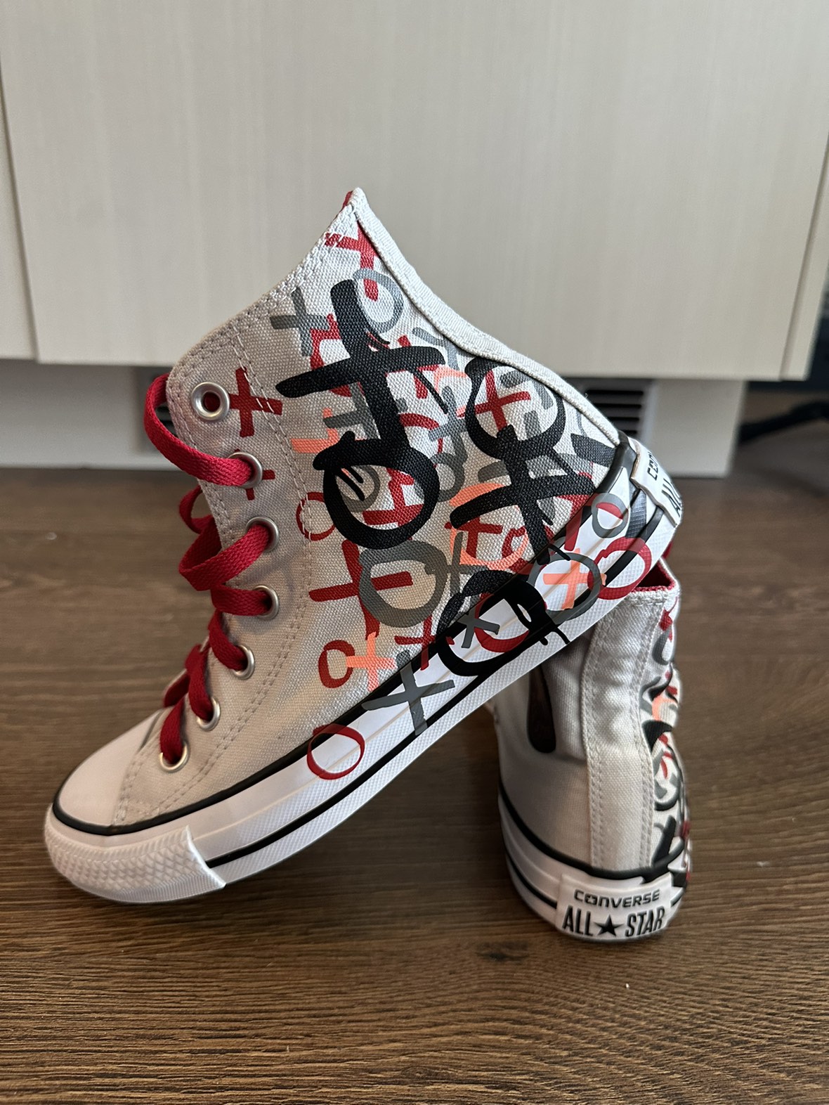 New Unique Converse High Top Sneakers Size 6.5 - photo 3