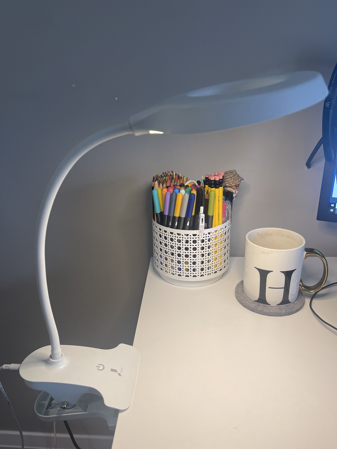 Desk lamp