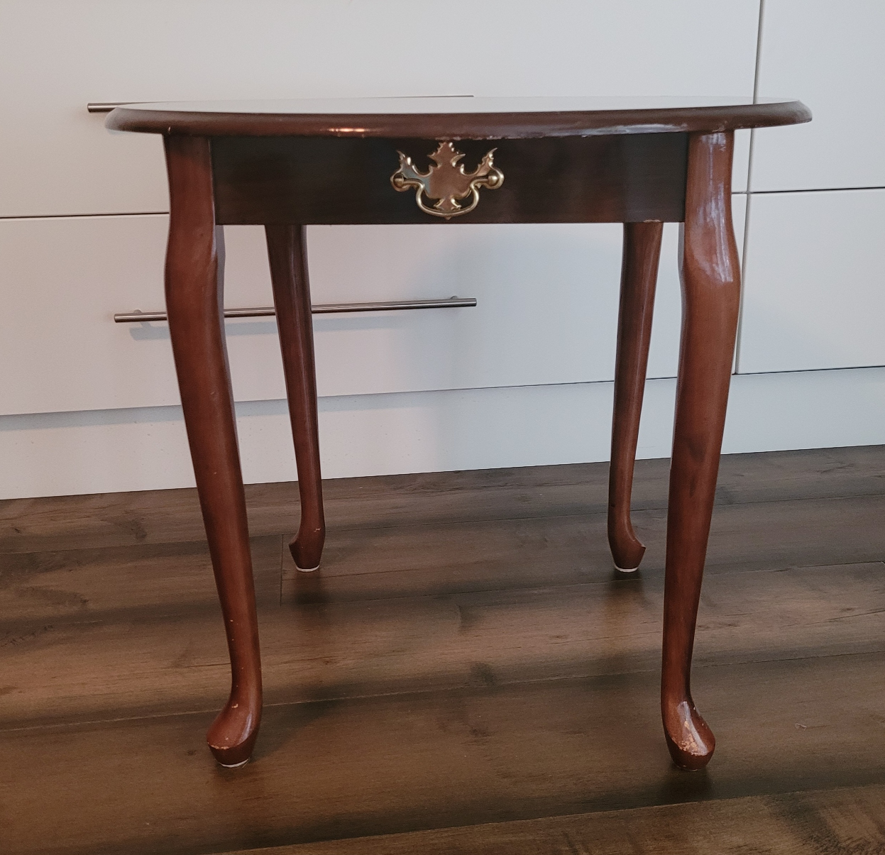 small round table