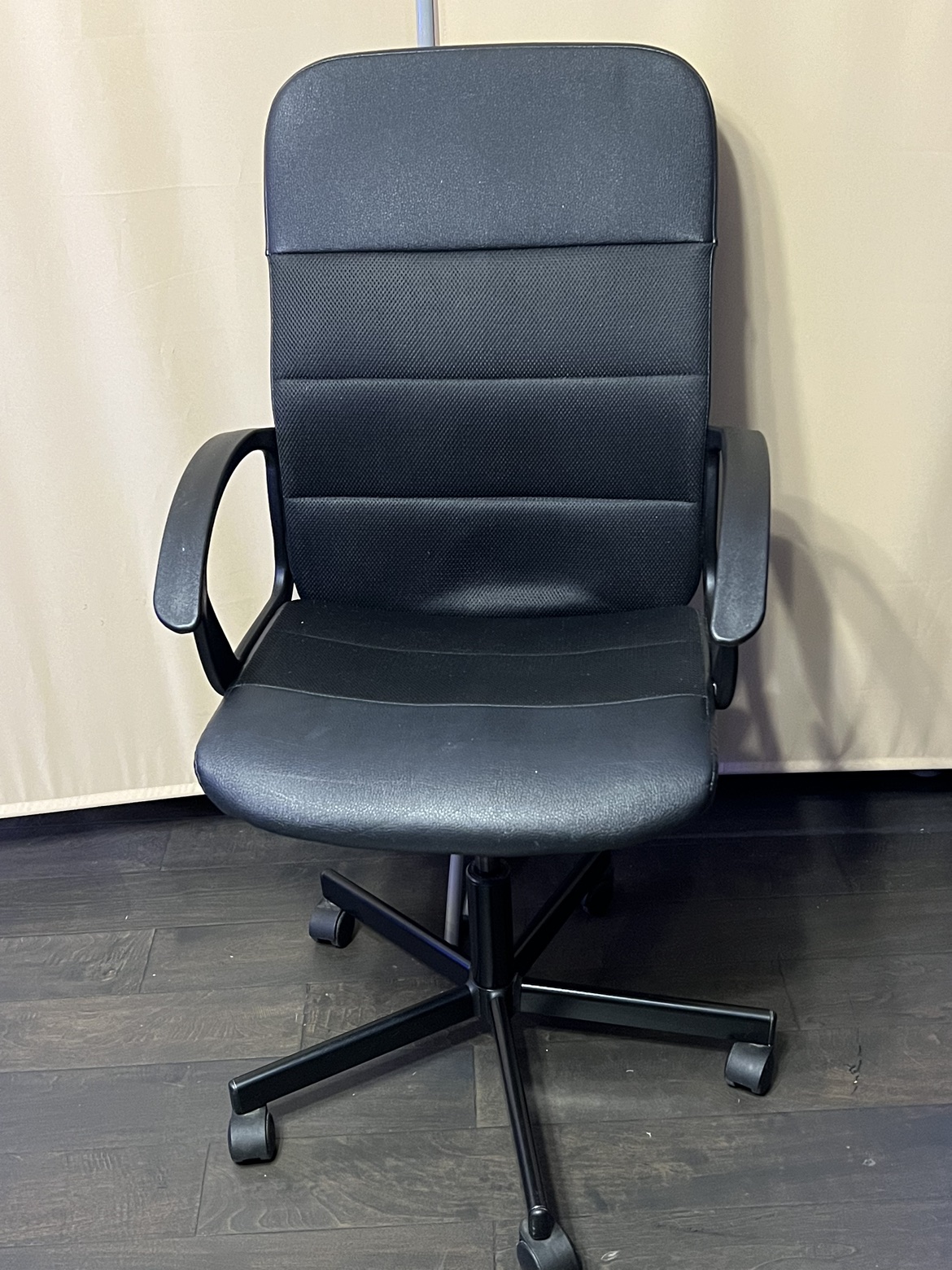 IKEA RENBERGET Swivel Chair thumbnail
