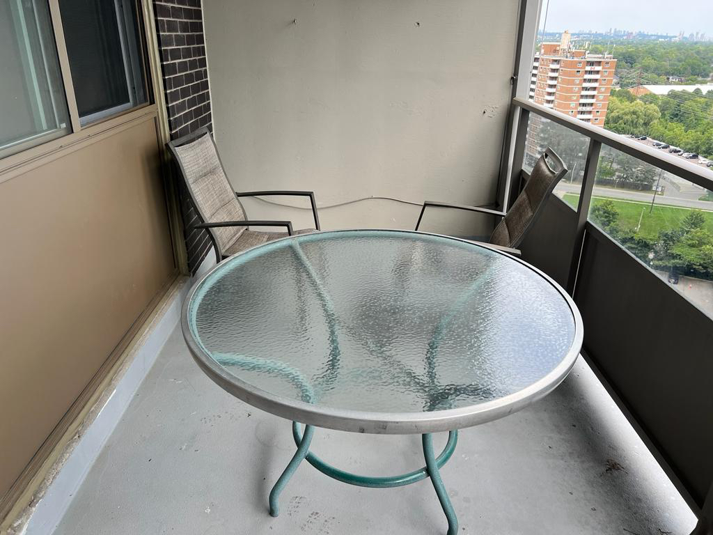 Patio Table + 4 chairs