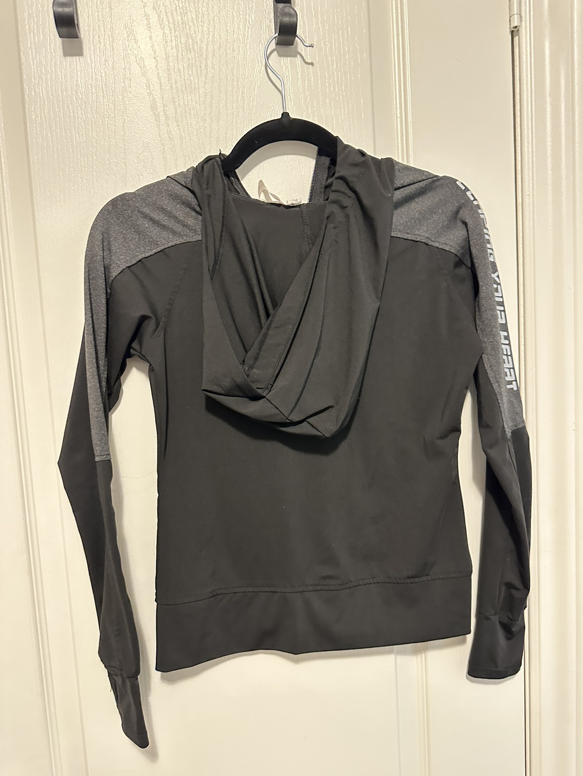 thin running sweater - photo 2