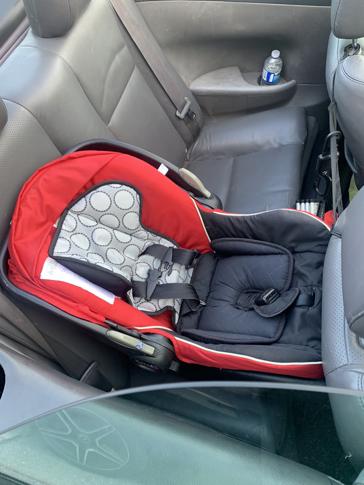 BABY CAR SEAT (Britax B-SAFE) image indicator(2)