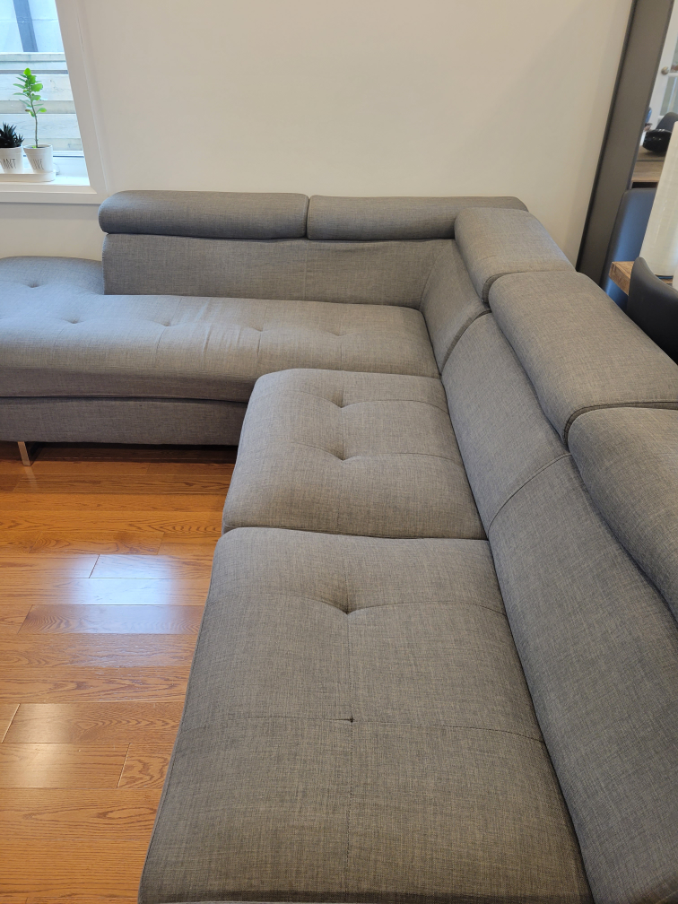 MOVING SALE - Sectional Sofa + 3 Cushions - photo 5