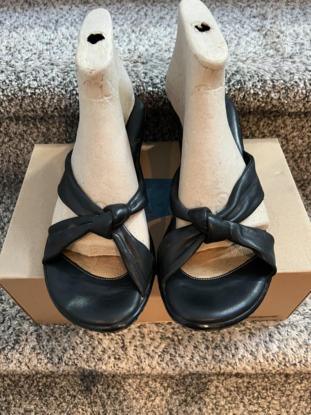 Leather kitty heels - photo 2