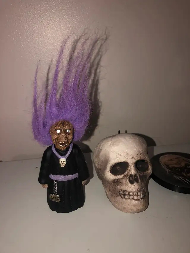 Lot of 8 Halloween items / all 20/ pls read Descript/firm price image indicator(2)