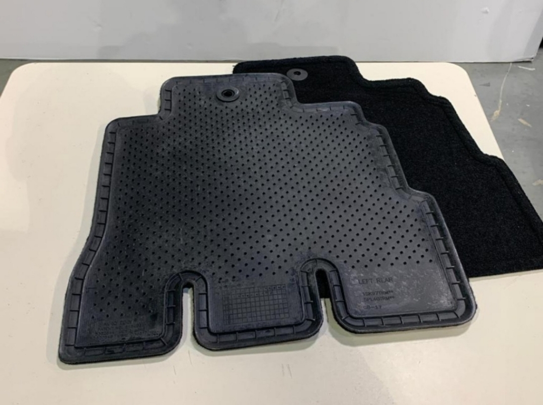 Jeep Wrangler Rear Floor Mats (Pair) 2014-18 BRAND NEW - photo 3