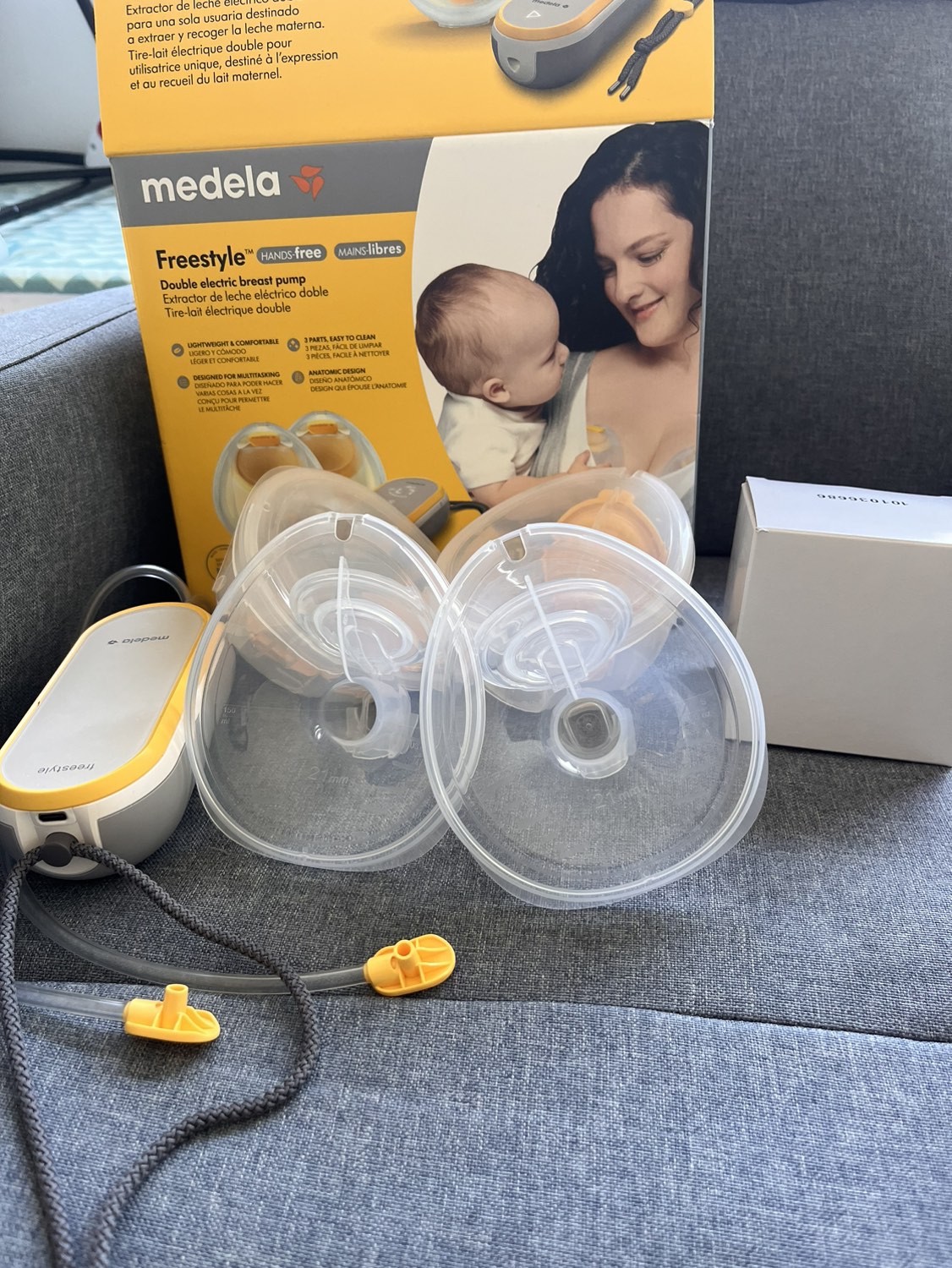 medela FREE style breast pump thumbnail