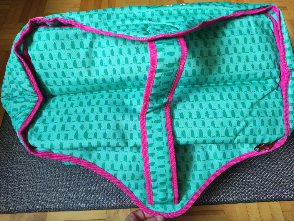 Tupperware branded insulated cooler bag - photo 3