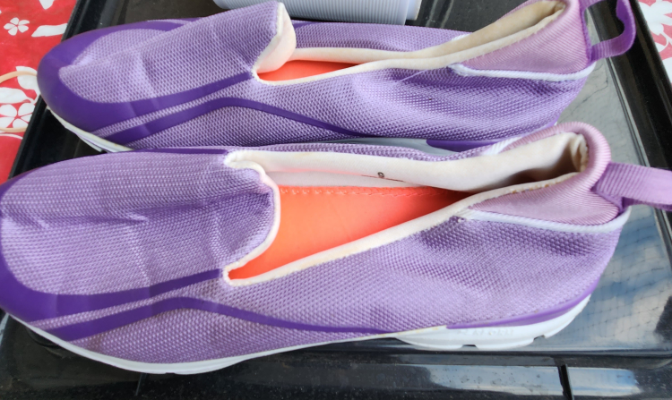 Women comfy shoe wear image indicator(2)