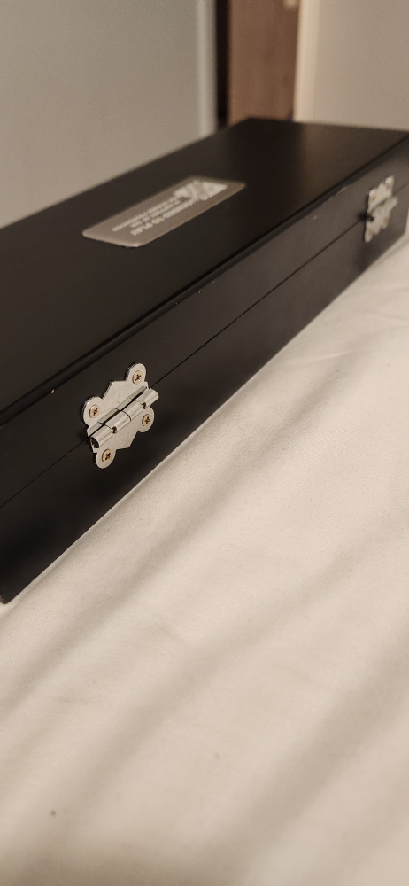 Poker set in case image indicator(3)