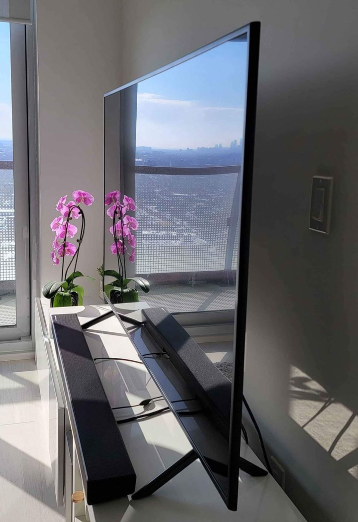 Samsung 4k - 65"  Soundbar + amovible Wall mount image indicator(3)