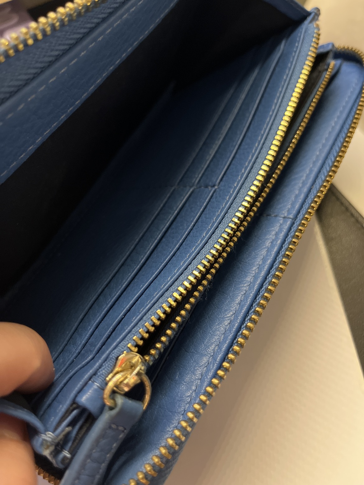 Blue wallet image indicator(4)