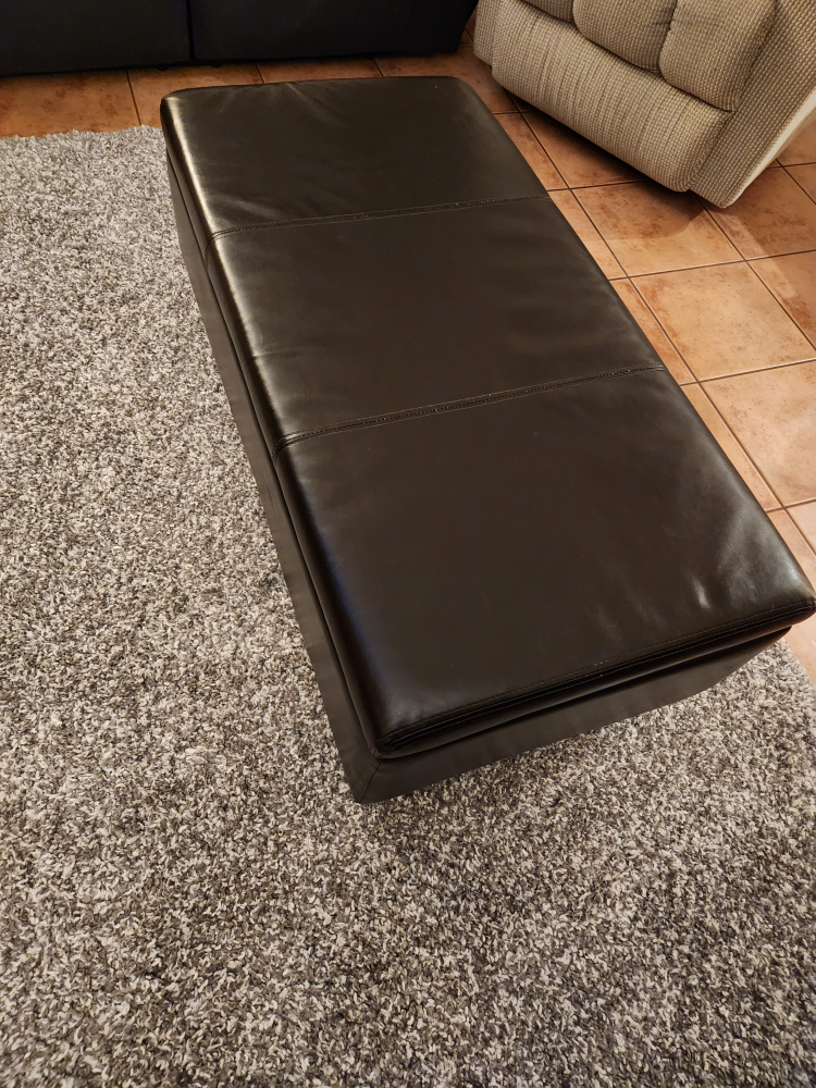 Ottoman w/ Storage