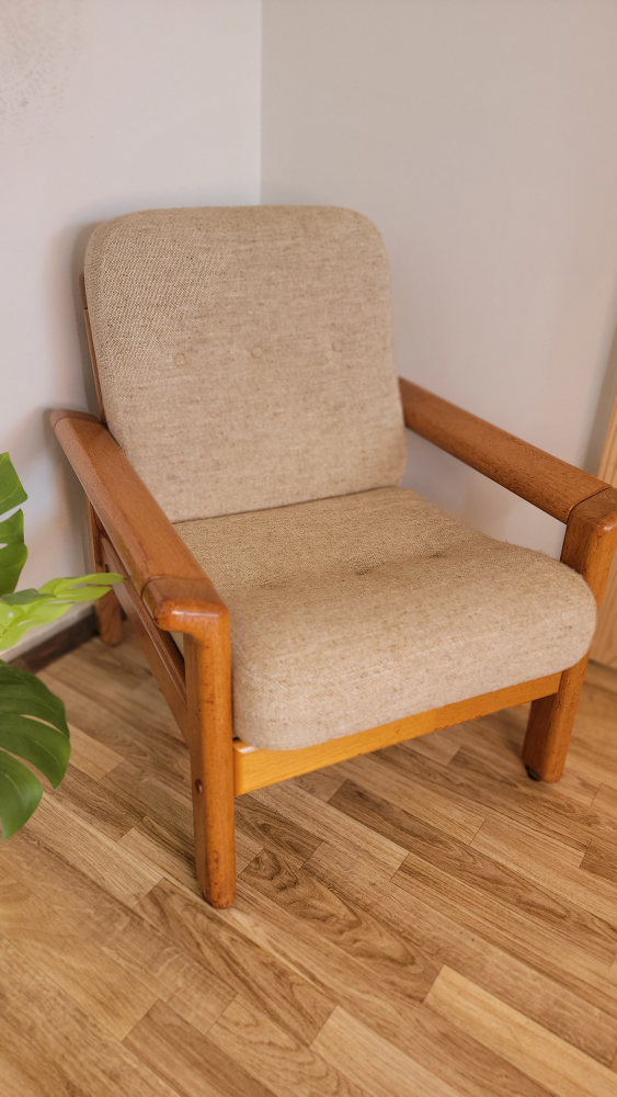 Danish Teak Armchair in excellent condition - photo 2