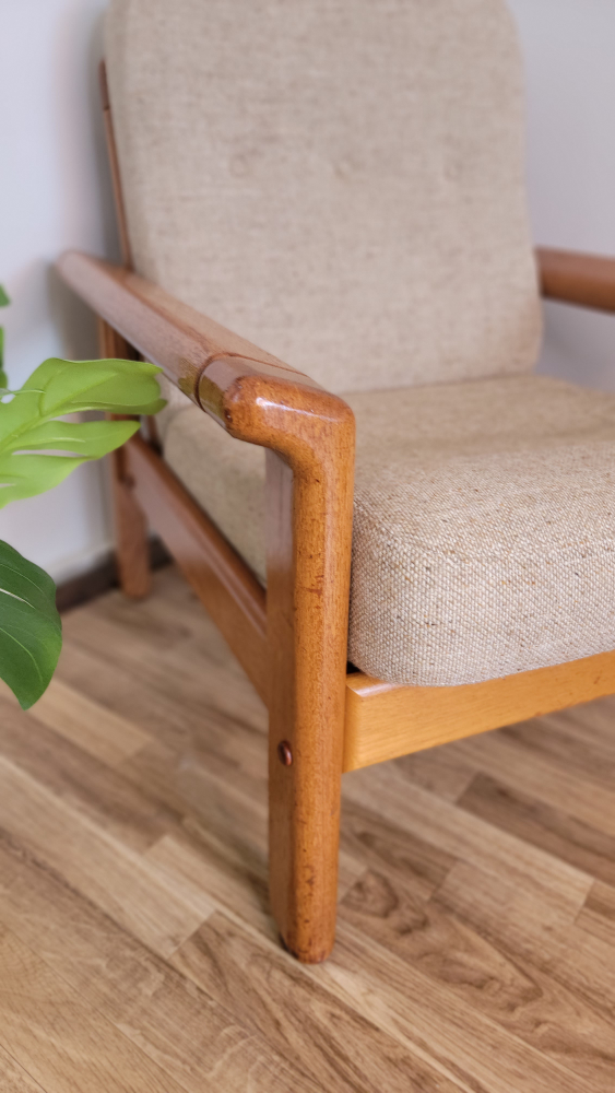 Danish Teak Armchair in excellent condition - photo 4