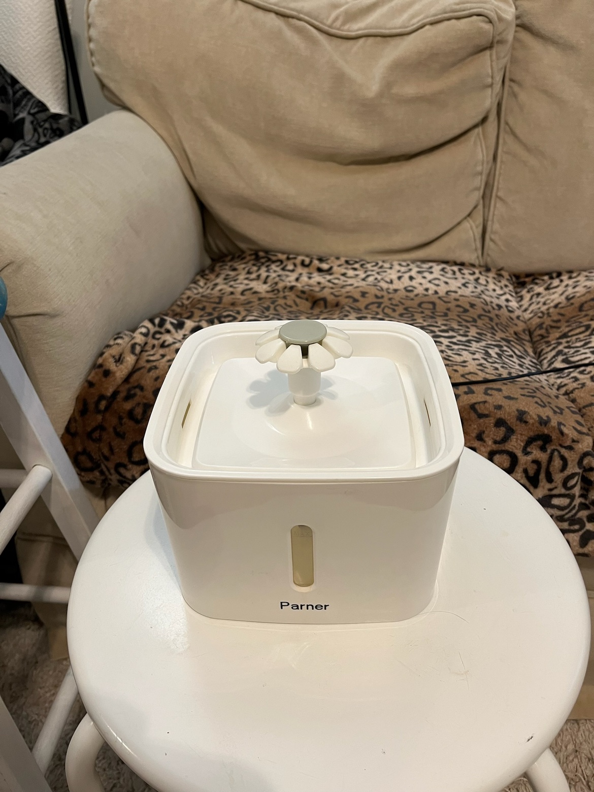Pet Water Fountain (Parner) thumbnail