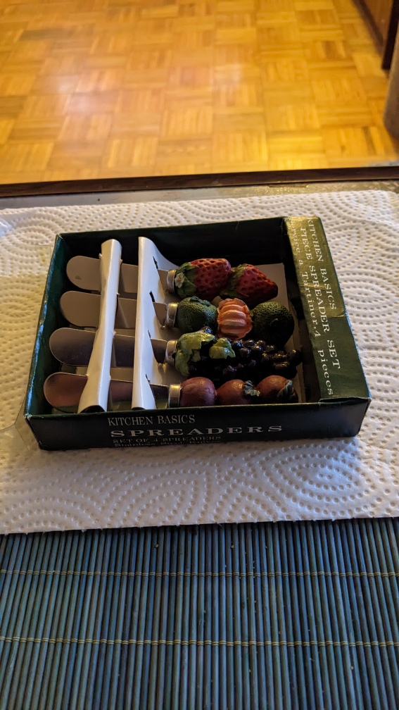 Vintage Set of Spreaders hi image indicator(3)