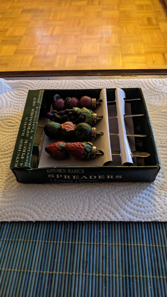 Vintage Set of Spreaders hi image indicator(4)