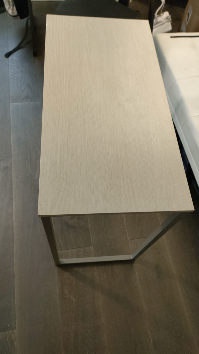 Desk - photo 3