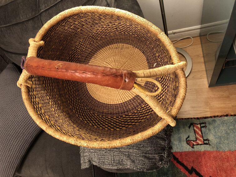 Handwoven African Grass Basket w/ leather handle - photo 4