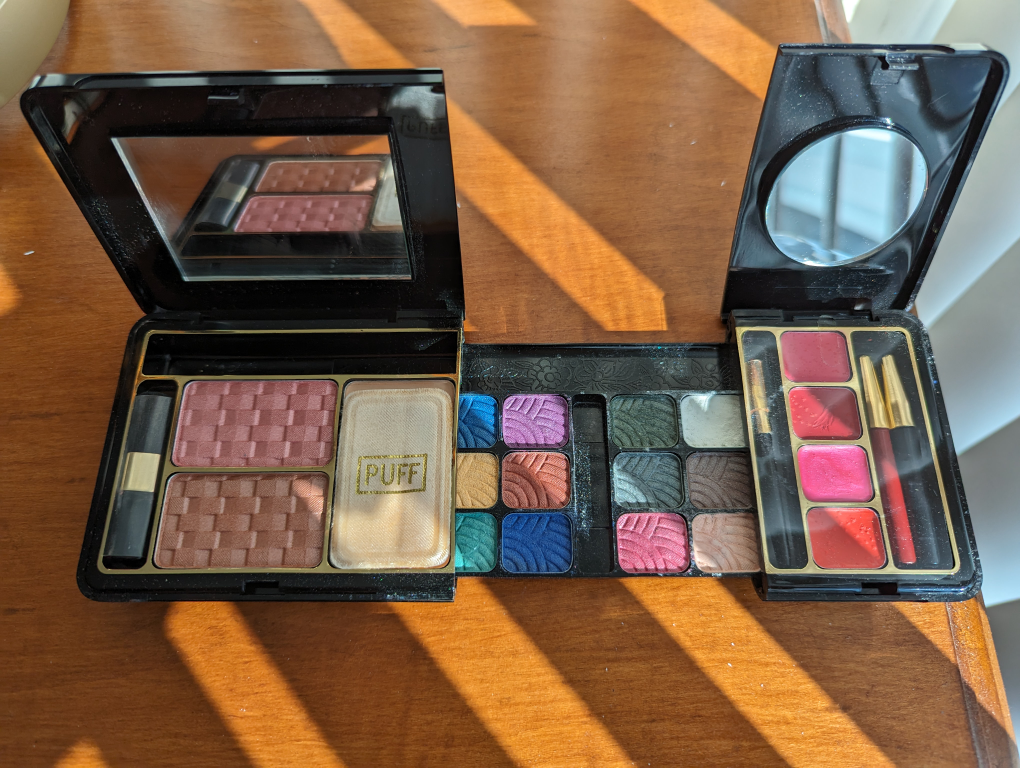 Makeup set thumbnail