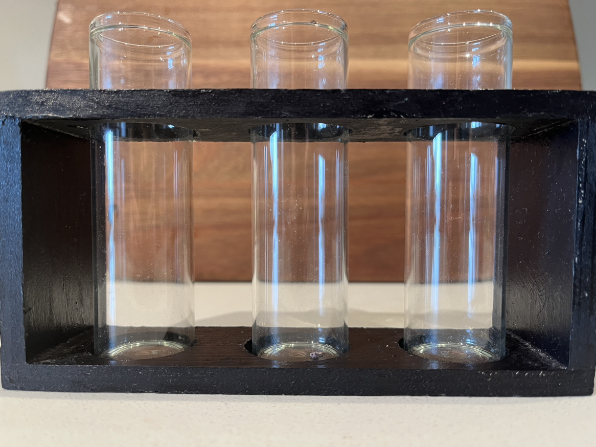 Vase Trio image indicator(2)