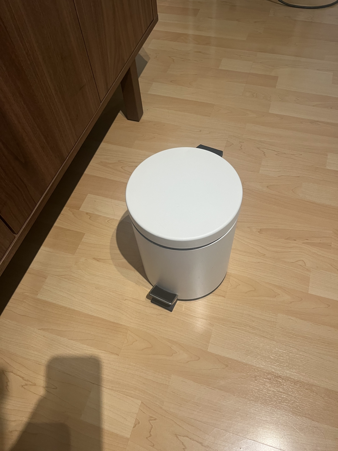 Small garbage bin