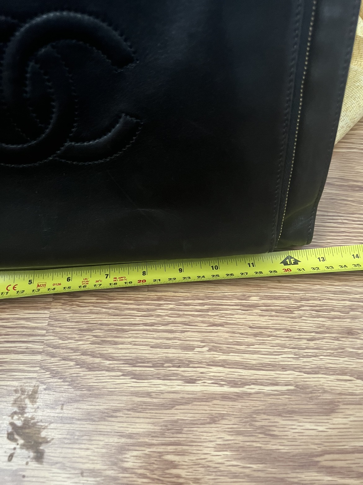 Authentic CHANEL Smooth Leather Bag Rare image indicator(5)