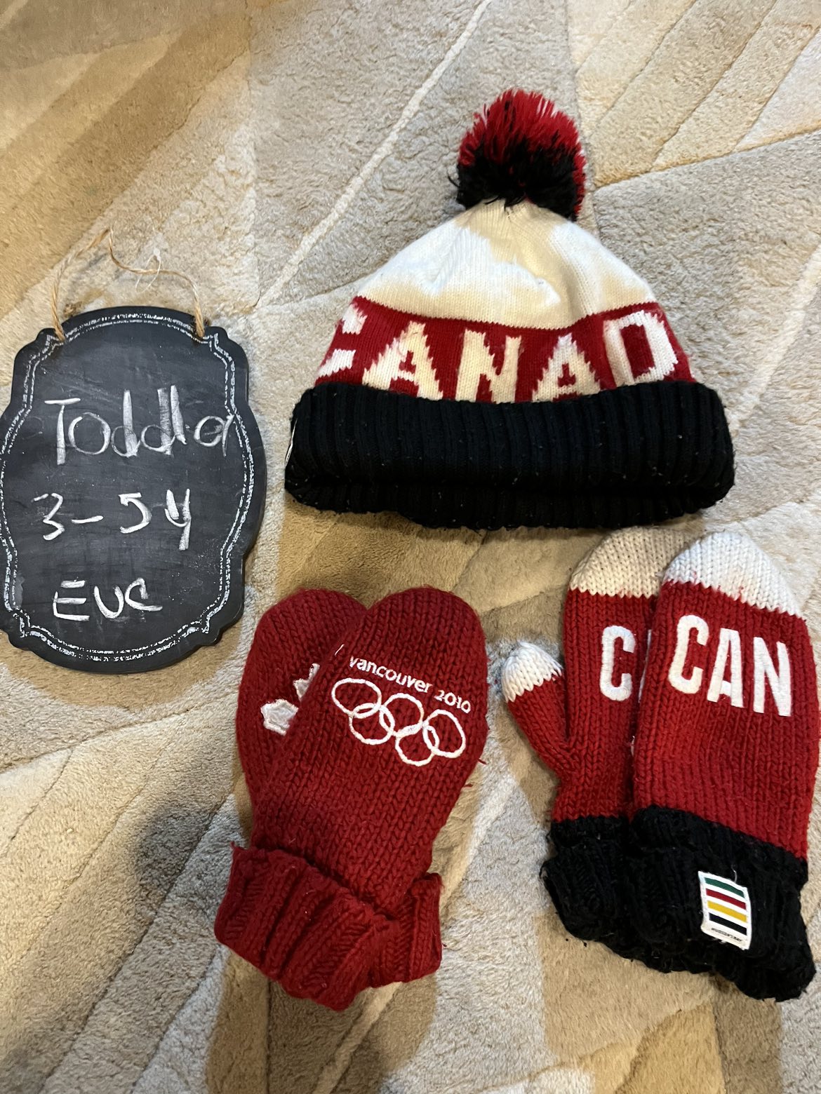 TODDLER CANADA OLYMPICS TOQUE AND MITTENS - AGES 3-6 thumbnail