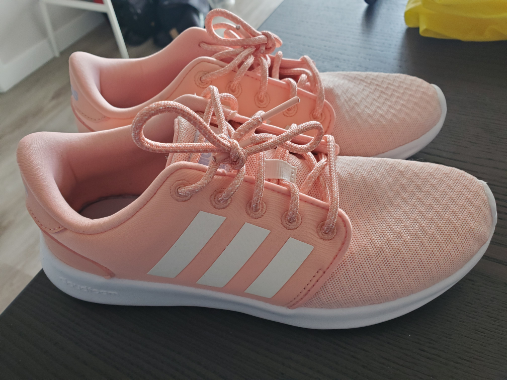 Adidas QT Racer Pink image indicator(2)