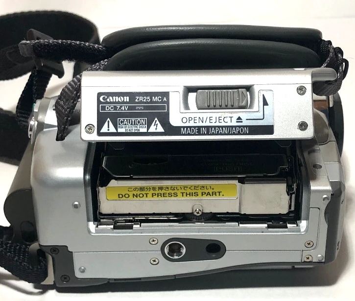 Canon ZR 25 MC Mini DV -- for your collection or your parts image indicator(5)