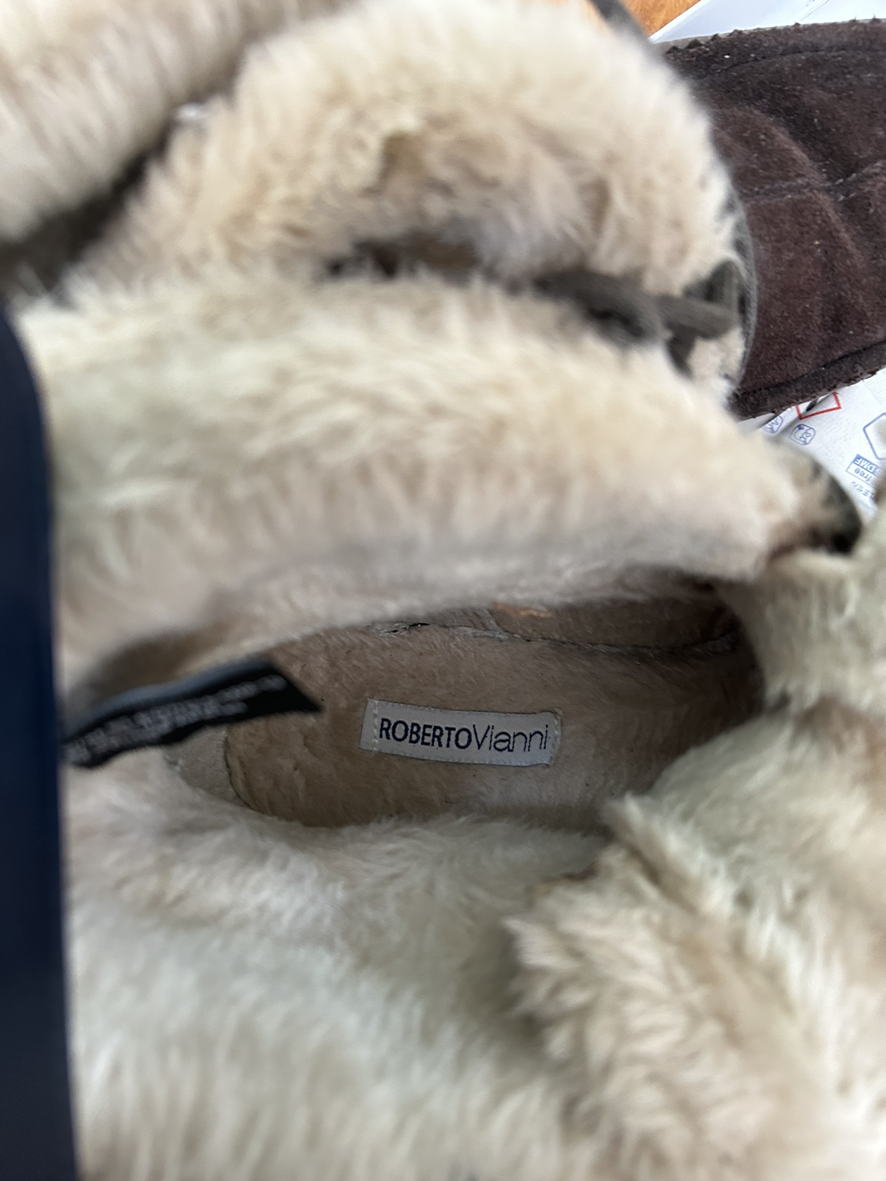 Roberto Vianni Women’s short winter leather boots size 8.5 image indicator(4)