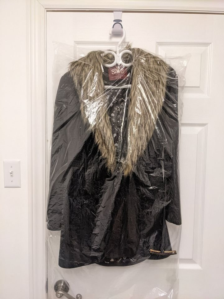 Brand new autumn coat with faux fur image indicator(2)