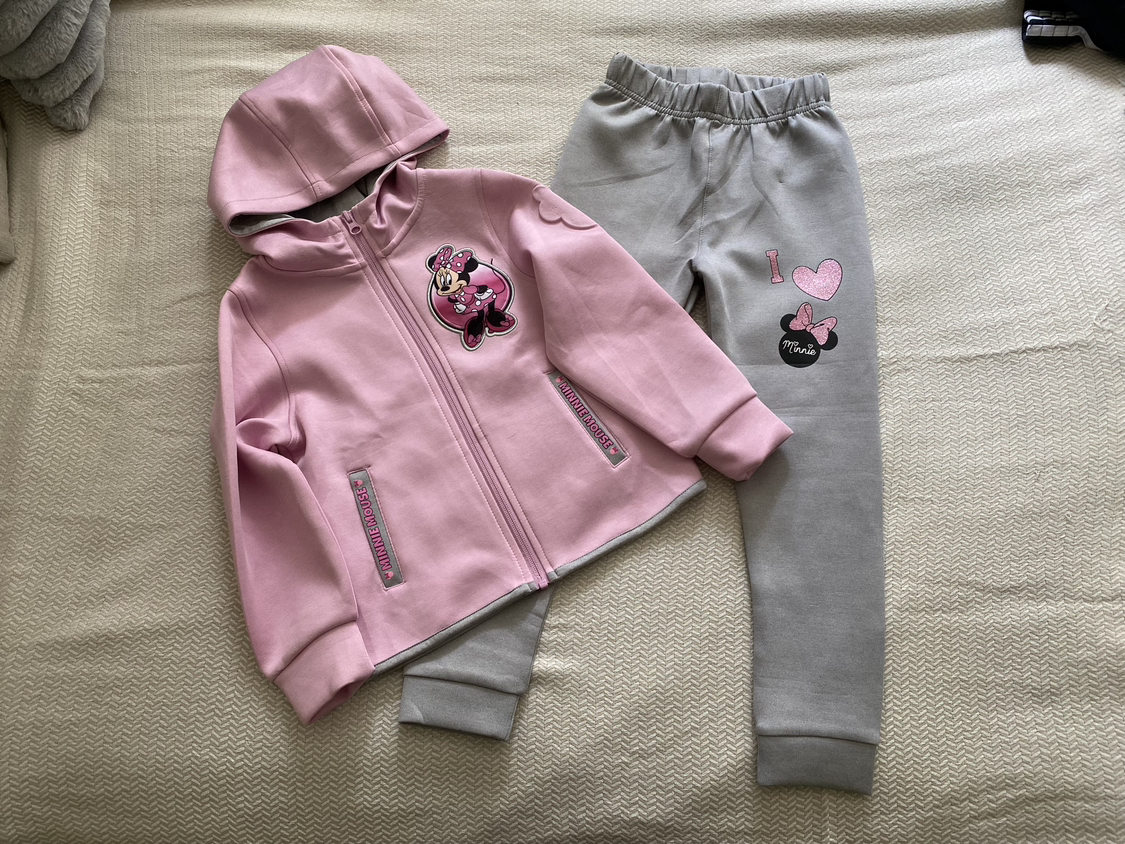 Minnie Mouse size 5 set jogger and hoodie thumbnail