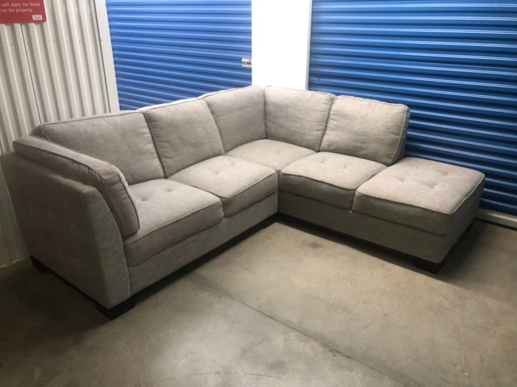 FREE DELIVERY 🚚💨 PEBBLE GREY 4-5 SEATER L SHAPED SECTIONAL SOFA thumbnail