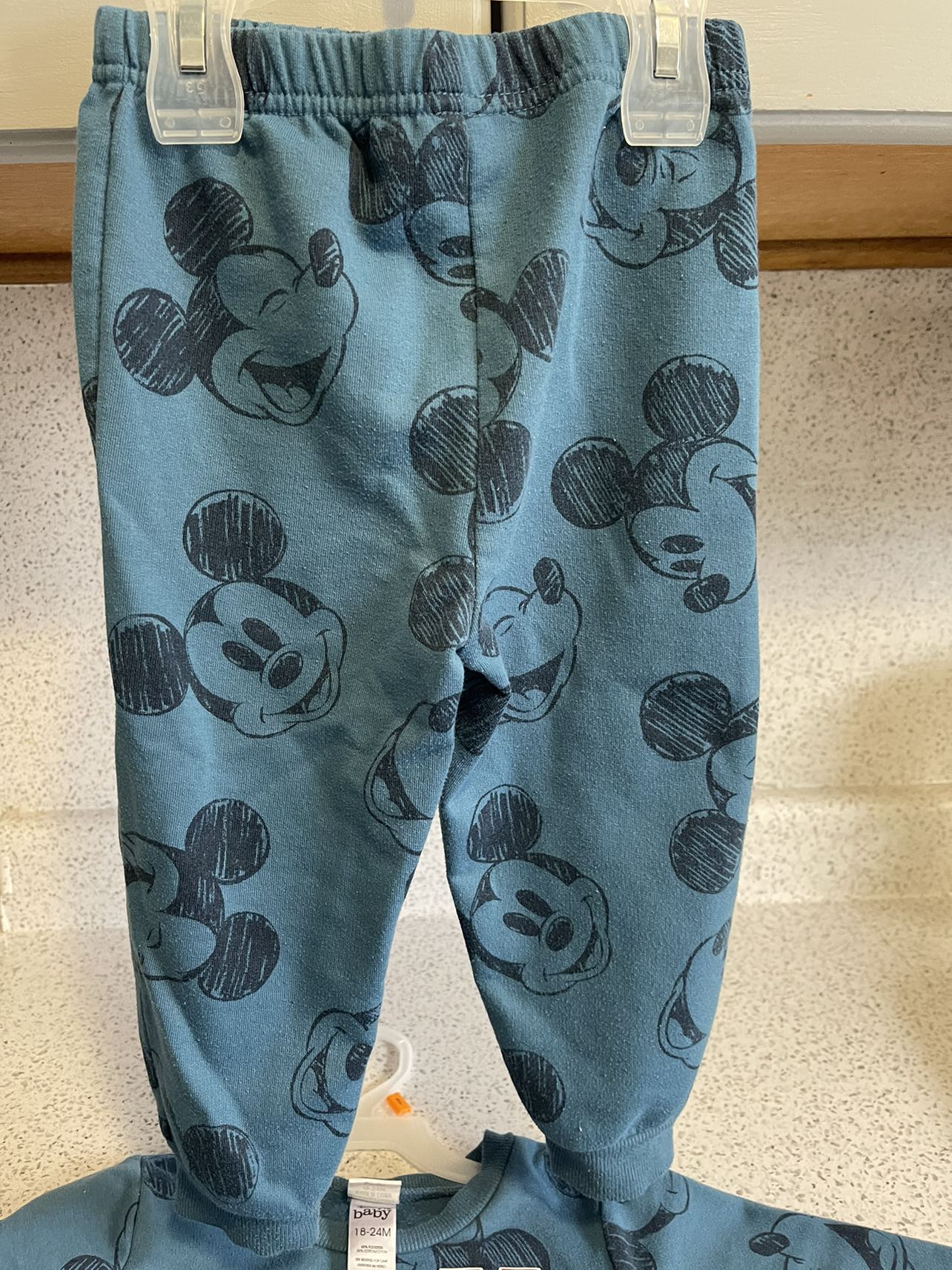 Set jogger pants and sweatshirt image indicator(5)