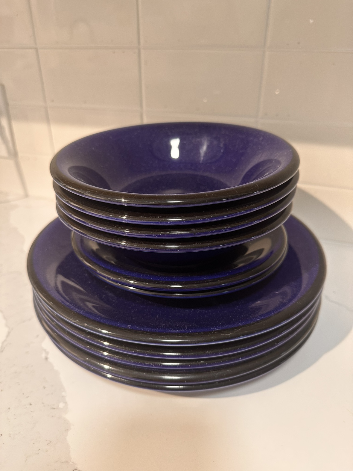 Crockery set (plates, bowls, side plates) thumbnail