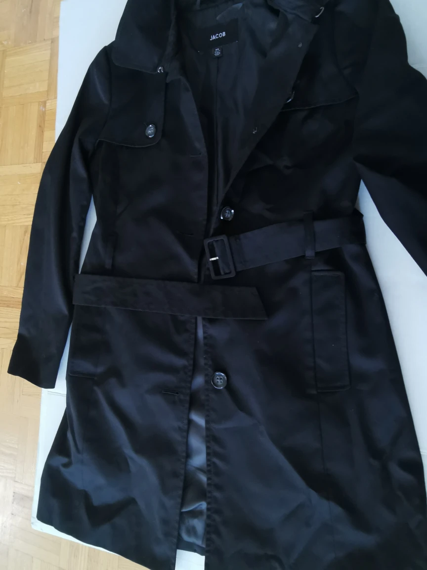 Jacob Clasico Trench coat!