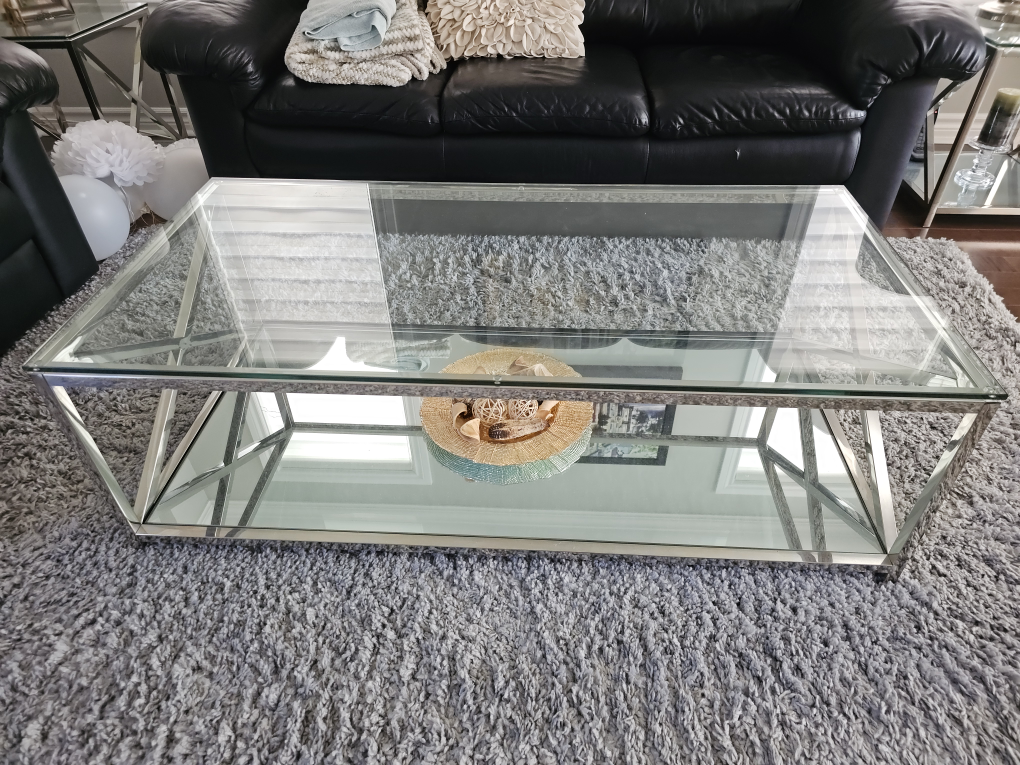 Glass coffee table 🦃