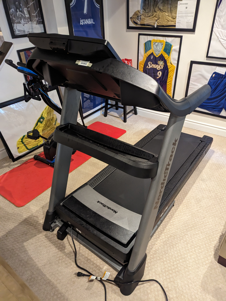 NordicTrack Elite 1000 Treadmill - photo 2