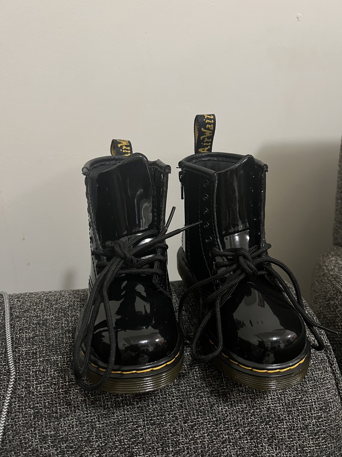 Dr. Martens image indicator(5)