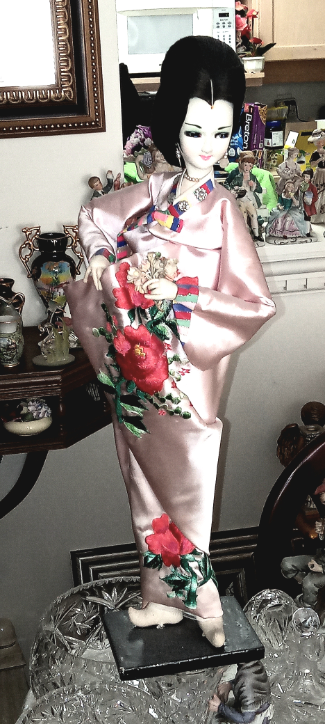 collectable, vintage, Japanese, Korean dolls image indicator(2)