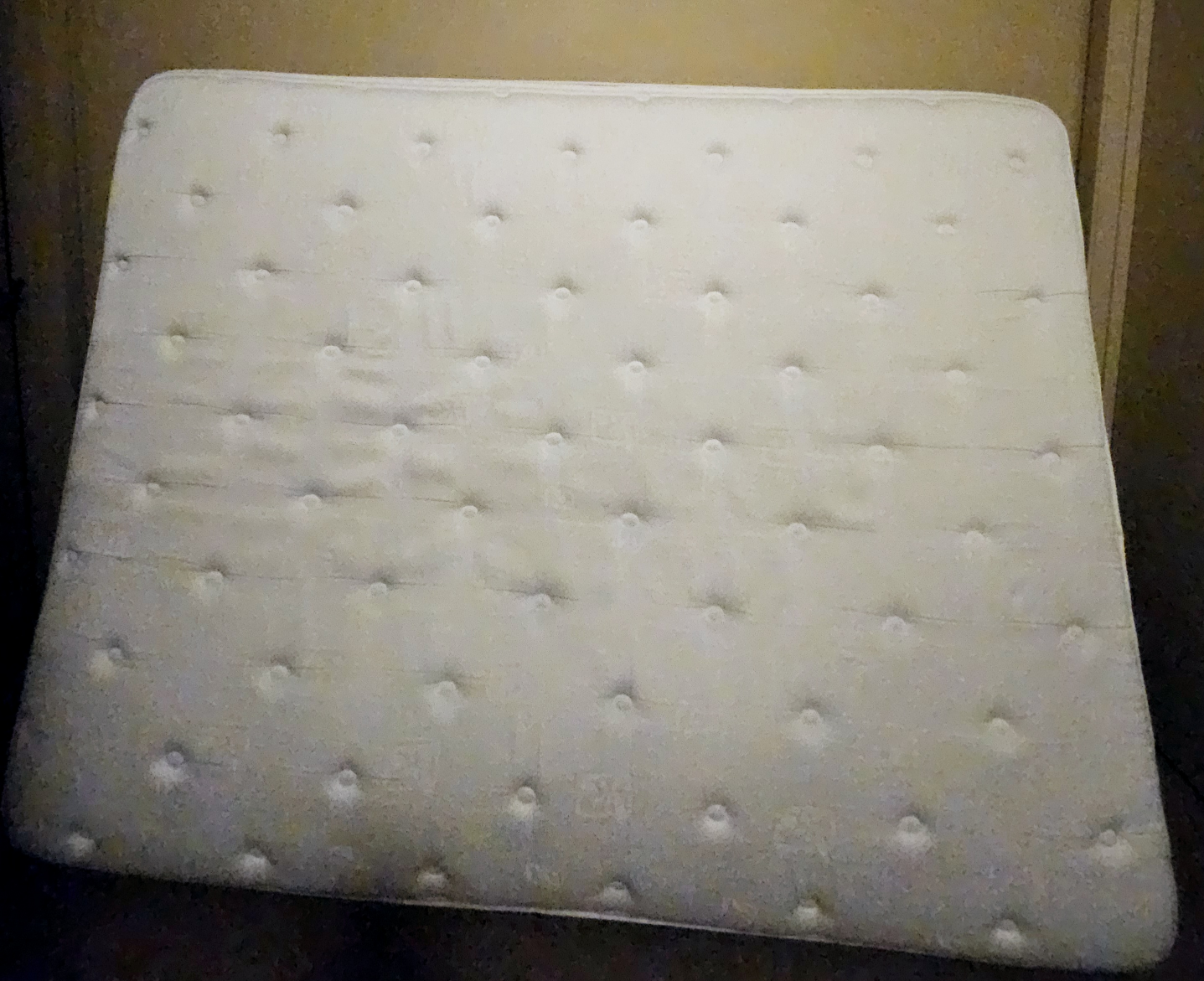 queen mattress by simmons image indicator(3)