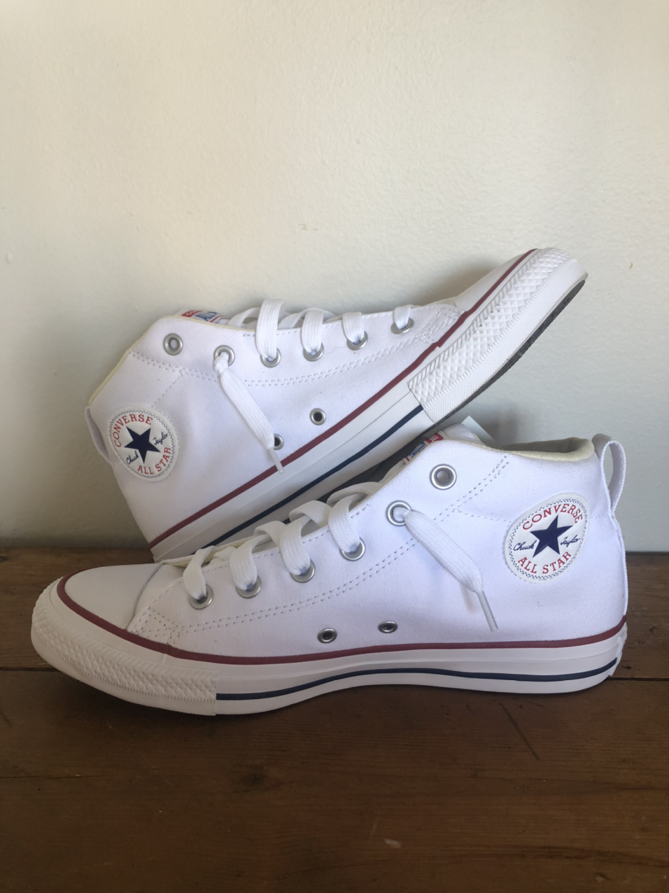 NEW Converse shoes (unisex) image indicator(3)
